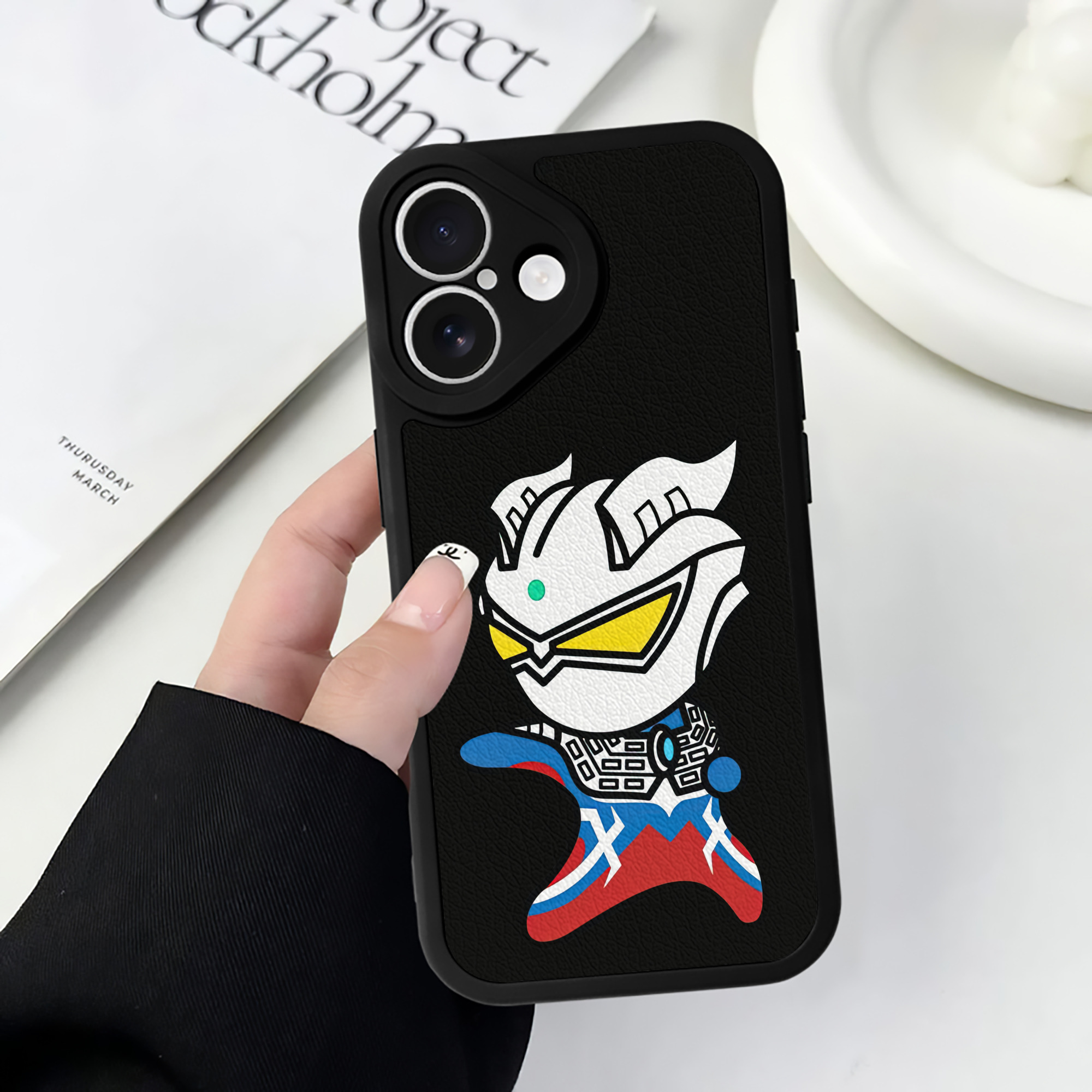 （画像用） ウルトラマン Ultraman 【iPhone 16シリーズ対応】シリコンスマホケース（レザー調） 材質：シリコン